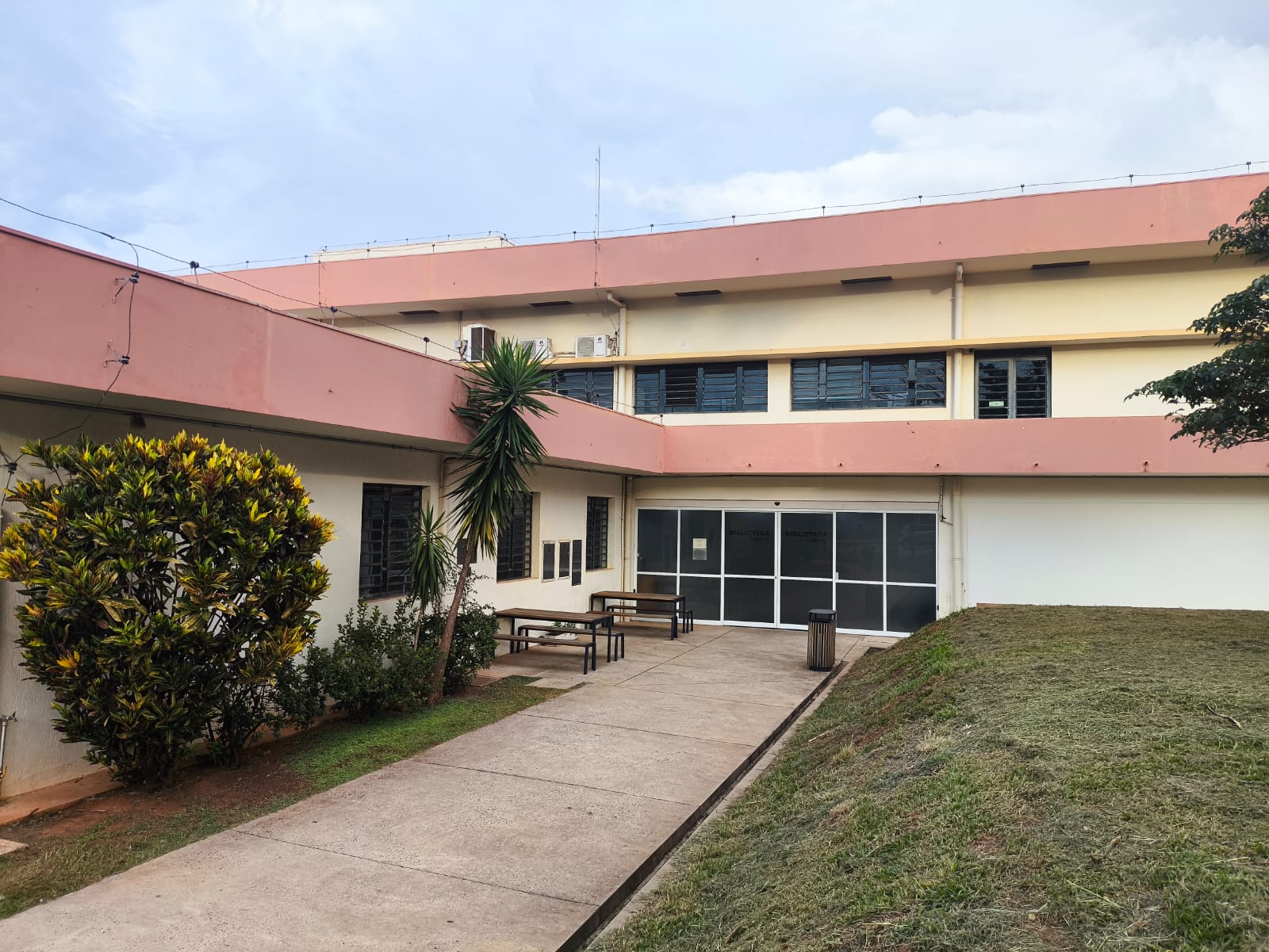 Entrada da Biblioteca FOB-USP
